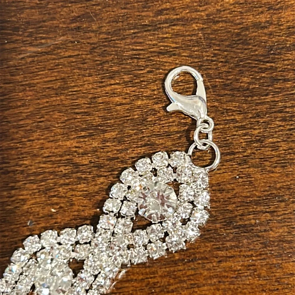Elegant Silver Crystal Bracelet ya